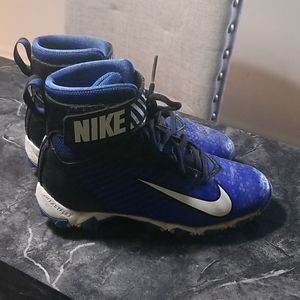 Nike youth football spikes